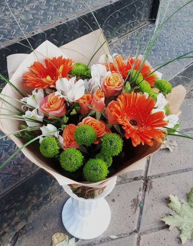 Букет цветов из: Герберы, Хризантемы, Альстромерии и Розы в Нижнедевицке