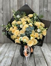 Букет цветов из:  Розы и Лизиантусы в Нижнедевицке