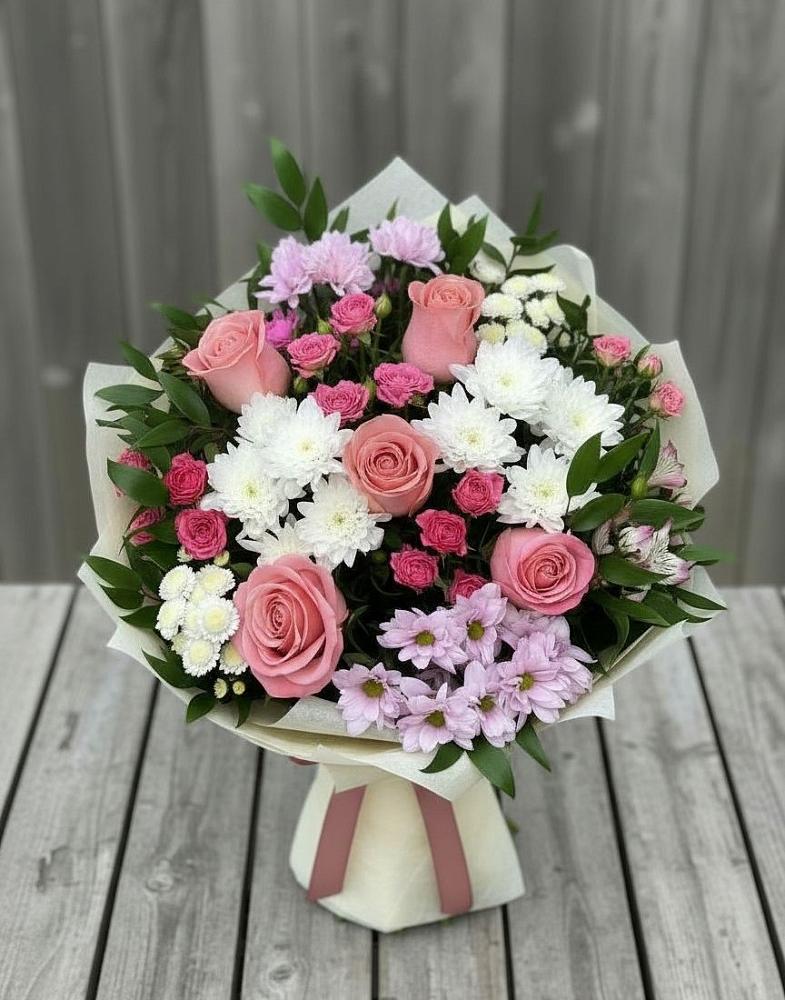 Букет цветов из: Альстромерии, Гвоздики, Розы и Хризантемы в Нижнедевицке