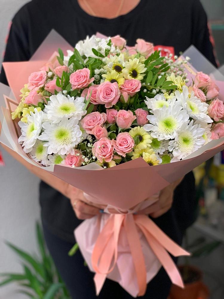 Букет цветов из: Розы и Хризантемы в Нижнедевицке