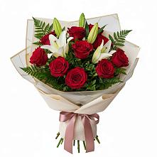 Букет цветов из:  Лилии и Розы в Нижнедевицке