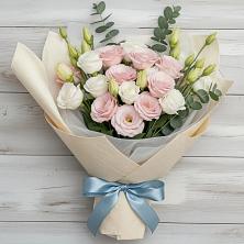 Букет цветов из:  Лизиантусы в Нижнедевицке