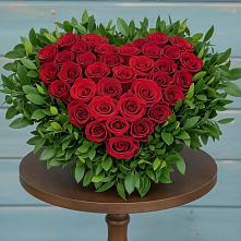 Цветочная композиция из Розы в виде сердца в Нижнедевицке