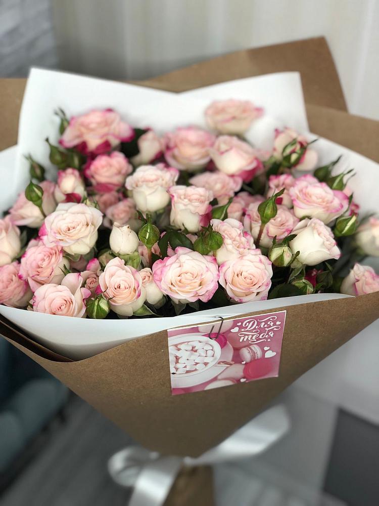 Букет цветов из: Розы в Нижнедевицке