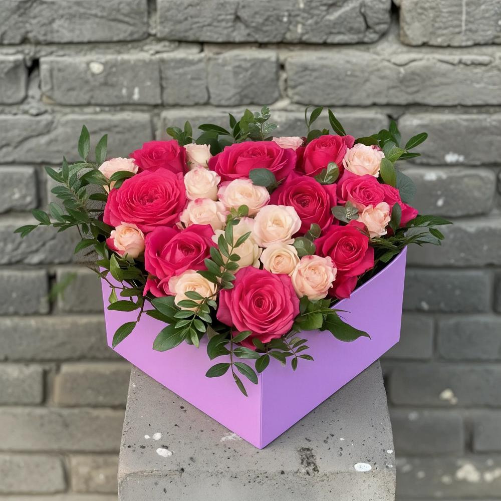 Цветочная композиция из Розы в коробке в Нижнедевицке