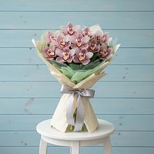 Букет цветов из:  Орхидеи и Розы в Нижнедевицке