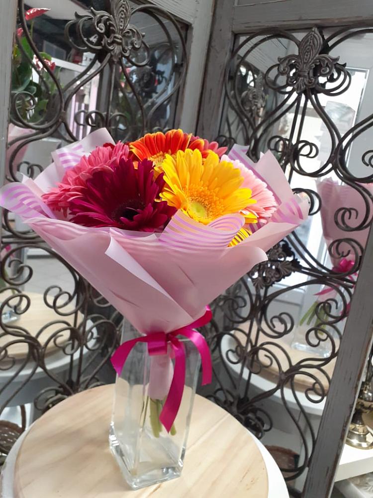 Букет цветов из: Герберы в Нижнедевицке