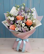 Букет цветов из:  Лизиантусы, Розы, Альстромерии и Гипсофила в Нижнедевицке