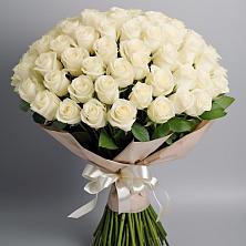 Букет 101 беля роза Белоснежка в Нижнедевицке