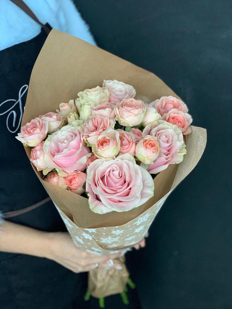 Букет цветов из: Хризантемы и Розы в Нижнедевицке