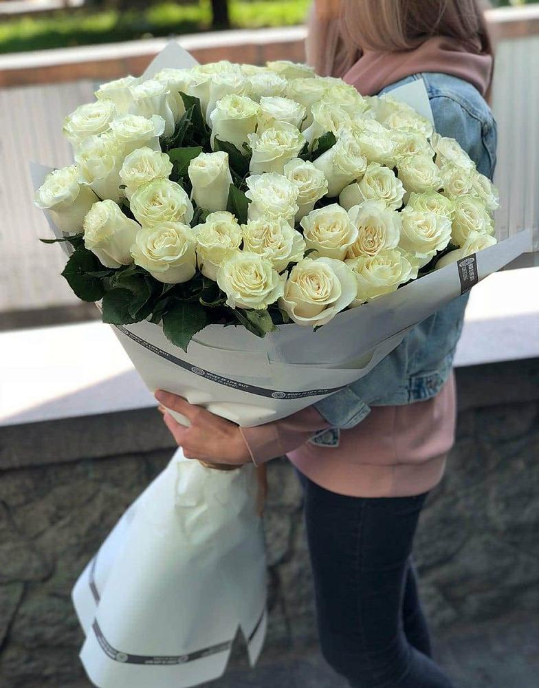 35 Белых роз в Нижнедевицке Букет 35 Белых роз в Нижнедевицке