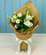 Букет цветов из:  Хризантемы и Лизиантусы в Нижнедевицке