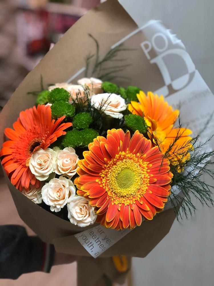 Букет цветов из: Герберы, Хризантемы и Розы в Нижнедевицке
