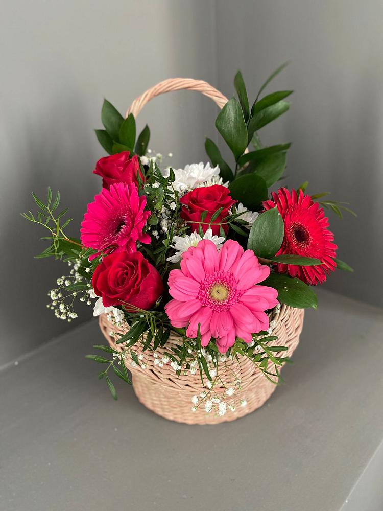 Цветочная композиция из Розы, Хризантемы и Герберы в корзине в Нижнедевицке