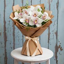 Букет цветов из:  Орхидеи и Розы в Нижнедевицке