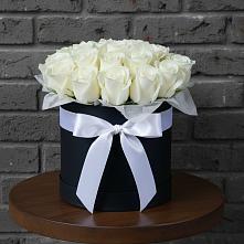 Цветочная композиция из Розы в шляпной коробке в Нижнедевицке